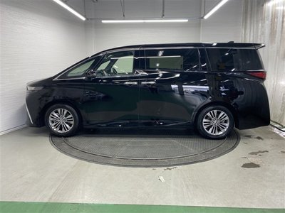 2025 Toyota ALPHARD — фото 2