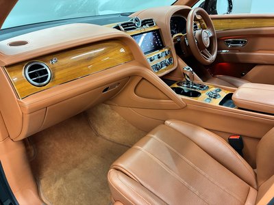 2021 Bentley BENTAYGA thumbnail 43