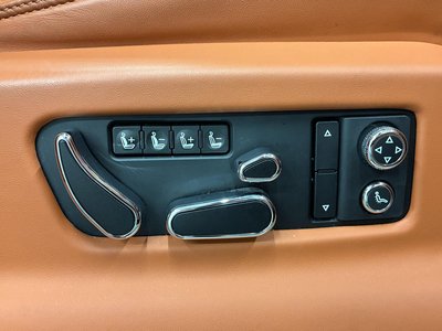 2021 Bentley BENTAYGA thumbnail 24