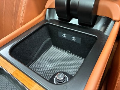 2021 Bentley BENTAYGA thumbnail 52
