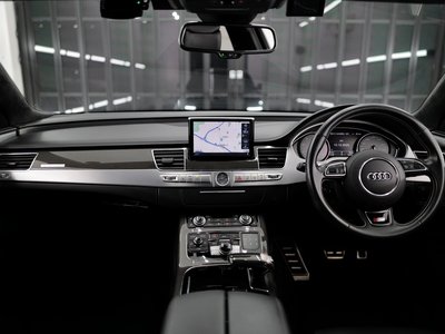 AUDI S8 - 6