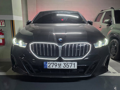 BMW 5 SERIES - 1