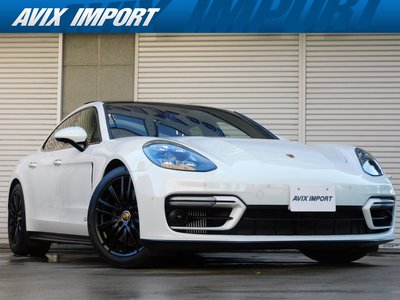 2021 Porsche PANAMERA photo 2