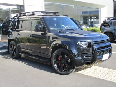 LAND ROVER DEFENDER - 4