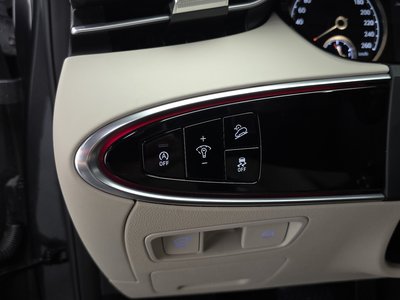 2023 Genesis GV70 — миниатюра 28