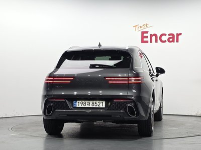 صورة 4 لـ 2023 Genesis GV70