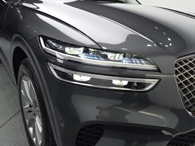 صورة 10 لـ 2023 Genesis GV70