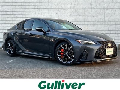 2022 Lexus IS photo 1