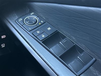2022 Lexus IS — миниатюра 22