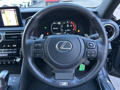 2022 Lexus IS — миниатюра 15