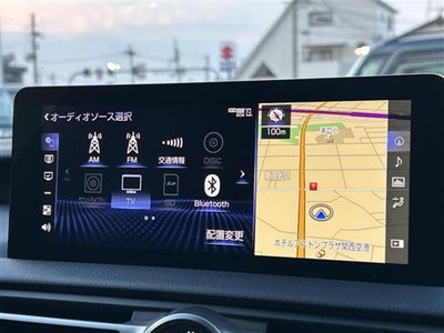 2022 Lexus IS photo 9