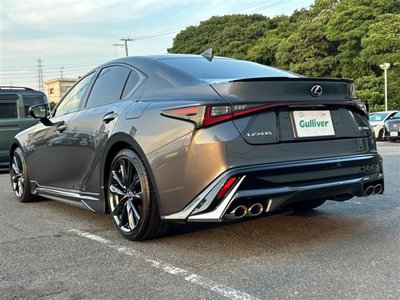 2022 Lexus IS — миниатюра 40