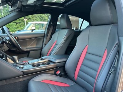 2022 Lexus IS — миниатюра 31