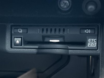 2022 Lexus IS — миниатюра 25