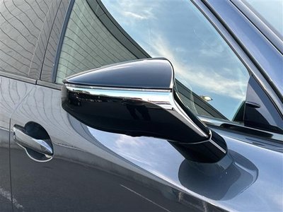 2022 Lexus IS — миниатюра 33