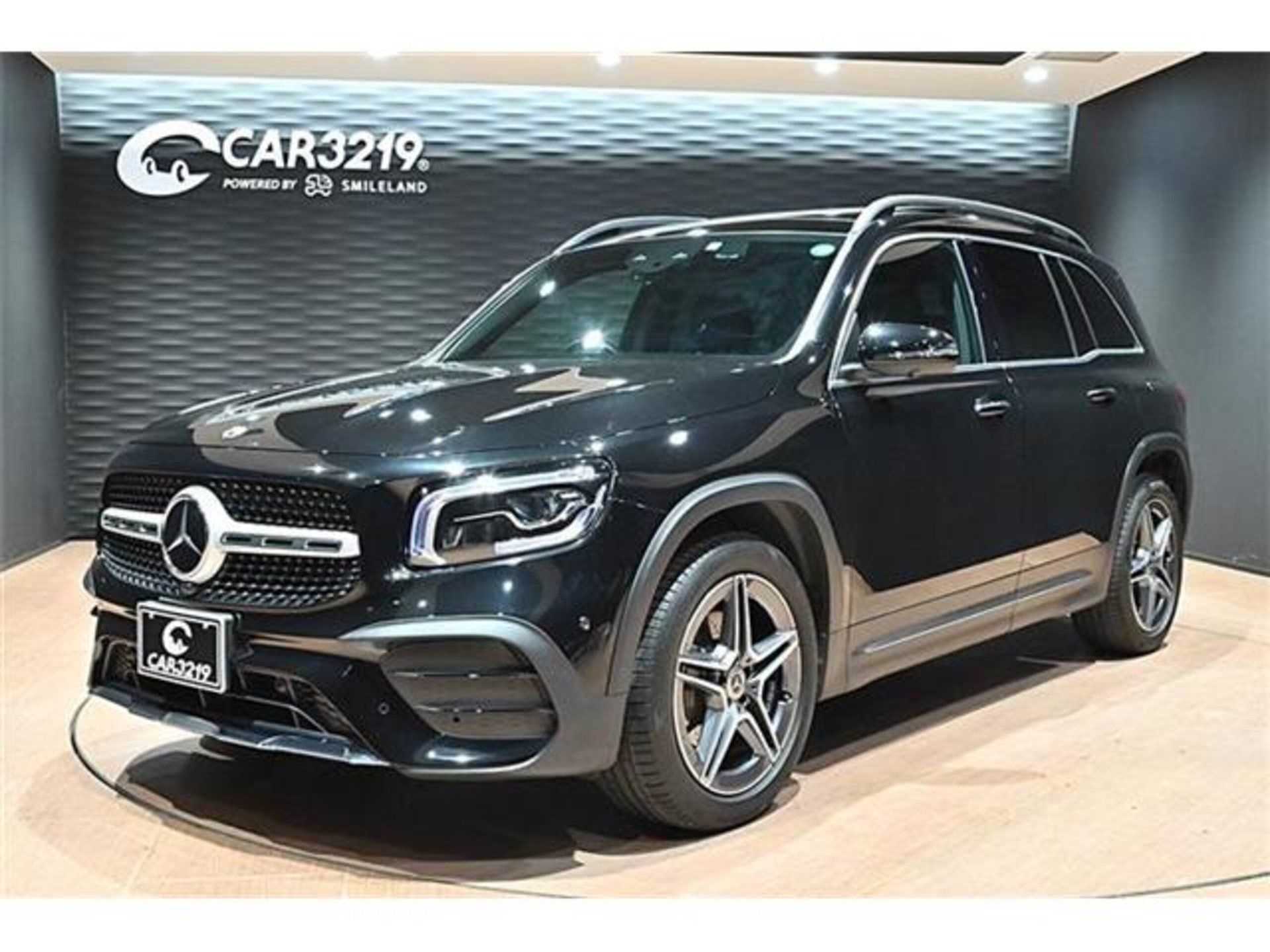 MERCEDES-BENZ GLB - View 1