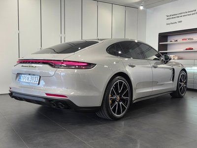 PORSCHE PANAMERA - 4