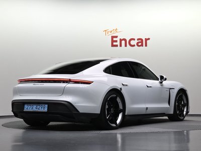 2023 Porsche TAYCAN photo 3