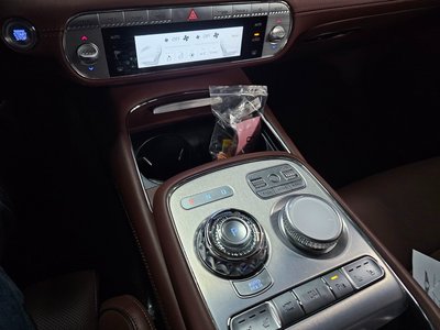 صورة 8 لـ 2022 Genesis G90 (RS4)