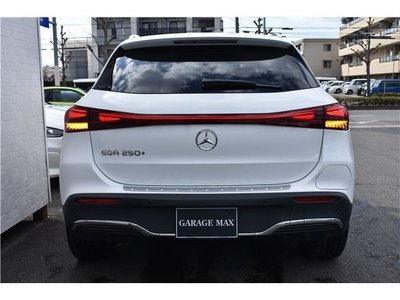 MERCEDES-BENZ EQA - 8