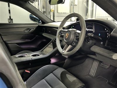 2022 Porsche TAYCAN thumbnail 15