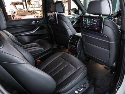 2021 BMW X7 — миниатюра 20