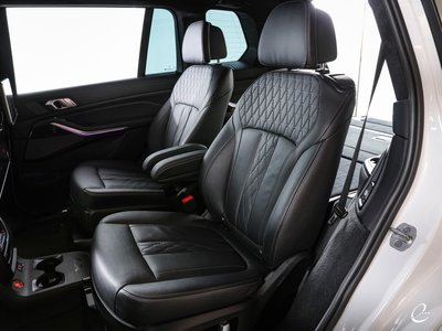 2021 BMW X7 — миниатюра 21