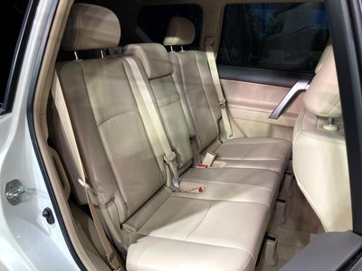 TOYOTA LAND CRUISER PRADO - 9