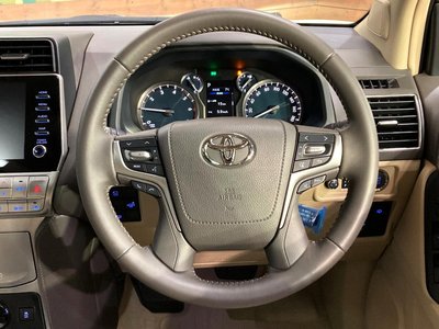 TOYOTA LAND CRUISER PRADO - 7