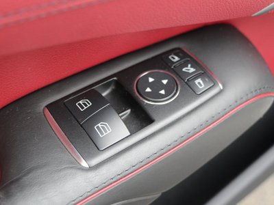 2012 Mercedes-BENZ SL AMG thumbnail 26