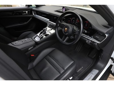 PORSCHE PANAMERA - 10