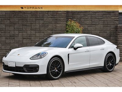 PORSCHE PANAMERA - 1