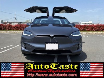 2018 Tesla MODEL X — фото 10