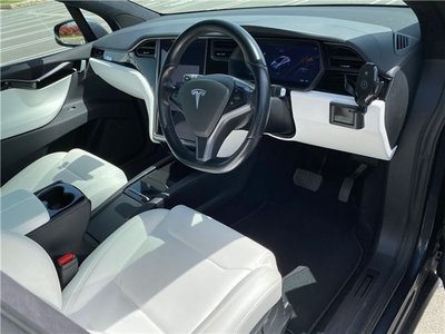 2018 Tesla MODEL X — фото 3