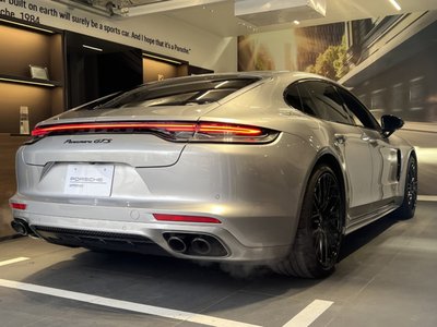 PORSCHE PANAMERA - 4