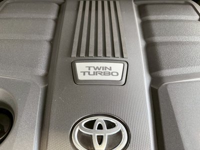 TOYOTA LAND CRUISER 300 - 4