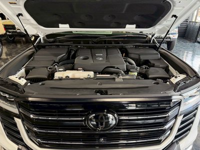 TOYOTA LAND CRUISER 300 - 7