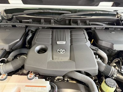 TOYOTA LAND CRUISER 300 - 3