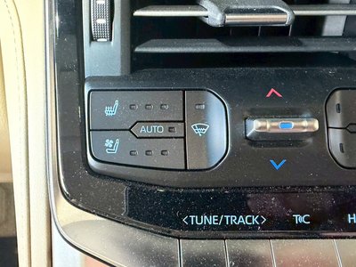 TOYOTA LAND CRUISER 300 - 5