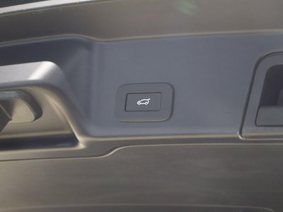 2025 LAND Rover RANGE ROVER EVOQUE — миниатюра 11