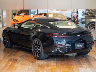 ASTON MARTIN DB11 - 7