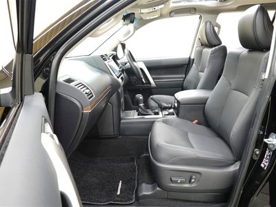 TOYOTA LAND CRUISER PRADO - 8