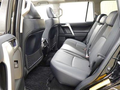 TOYOTA LAND CRUISER PRADO - 10