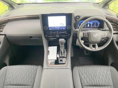2025 Toyota ALPHARD — фото 2