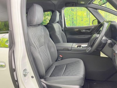 2025 Toyota ALPHARD — фото 8