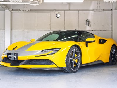 FERRARI SF90 - 1