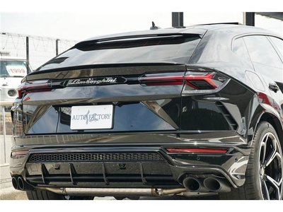LAMBORGHINI URUS - 7
