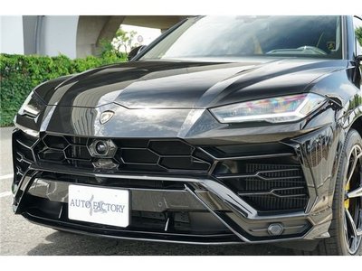 LAMBORGHINI URUS - 9