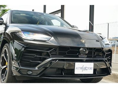 LAMBORGHINI URUS - 8