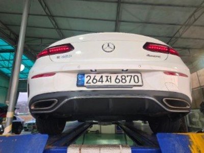 MERCEDES-BENZ E-CLASS - 2